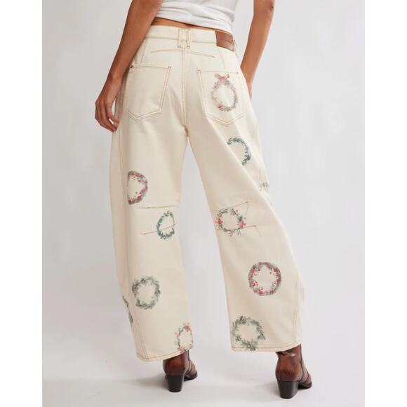 FREE PEOPLE Good Luck Printed Barrel Jeans in Watercolor Wreath NWT Size 30 - Picture 4 of 9